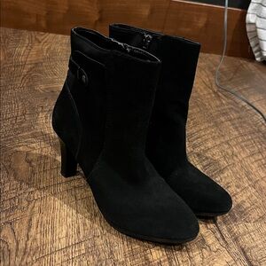 Anne Klein iflex Suede Black Ankle Boots
